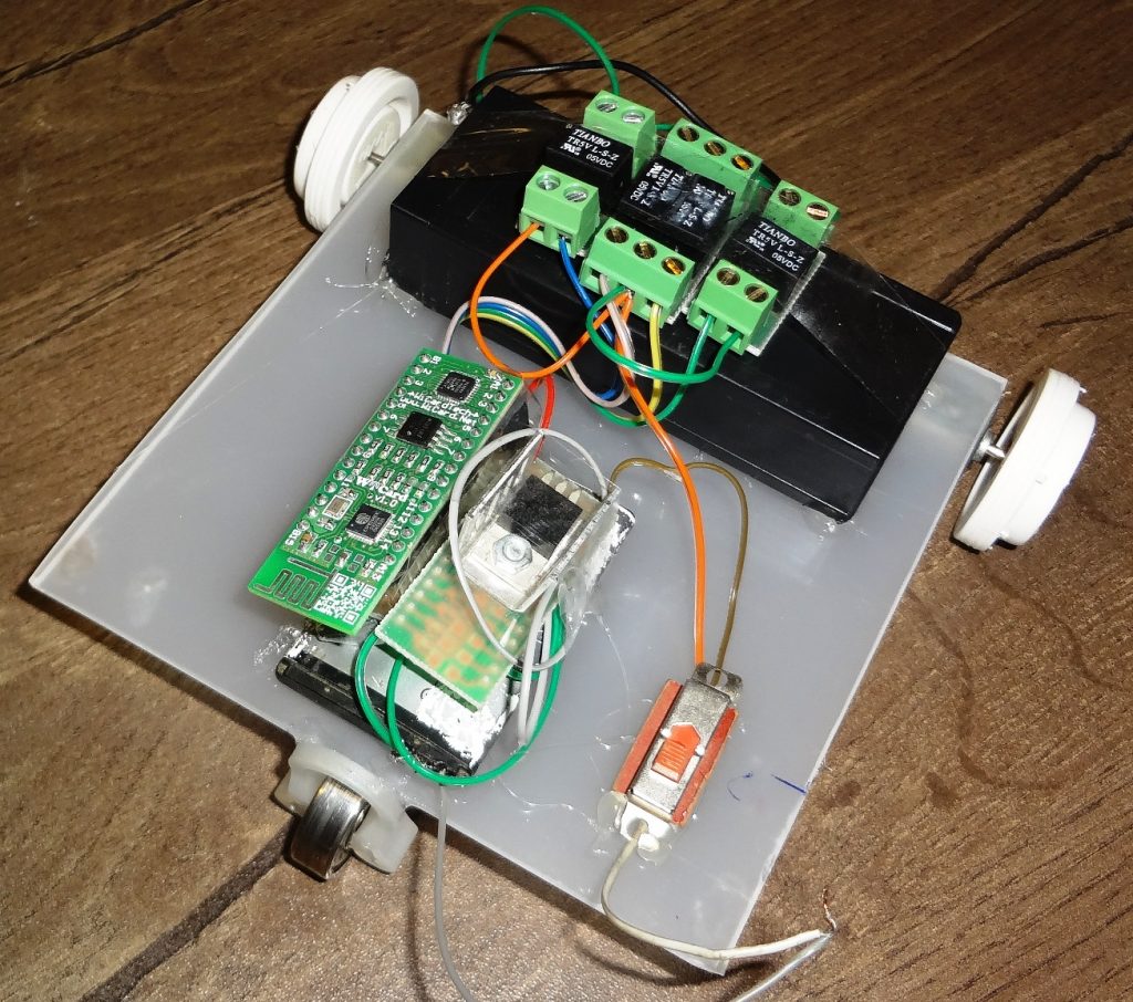 WiFi controllable robot 1 - WiCard